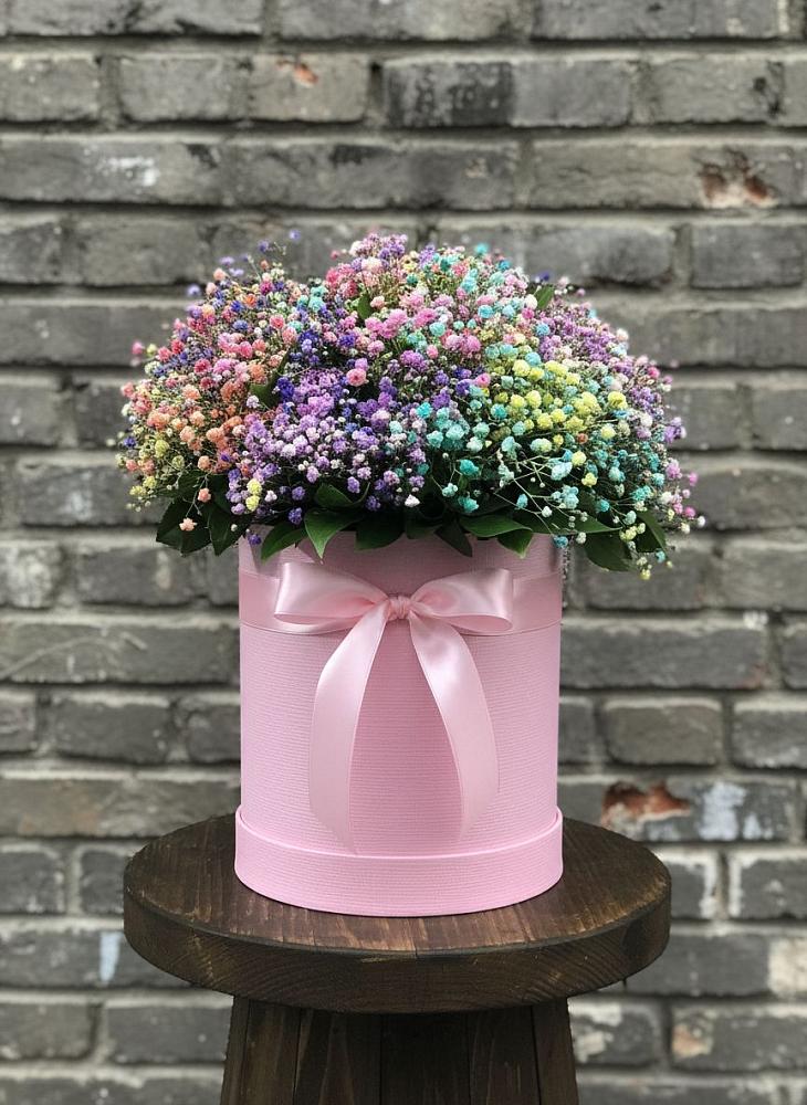 Цветочная композиция из Гипсофила и Розы в шляпной коробке в Вознесенском