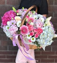 Композиция солнечный день в Вознесенском Цветочная композиция из Розы, Хризантемы, Пионы и Лизиантусы в корзине в Вознесенском