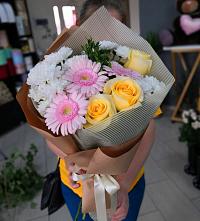 Букет цветов из:  Герберы, Розы и Хризантемы в Вознесенском