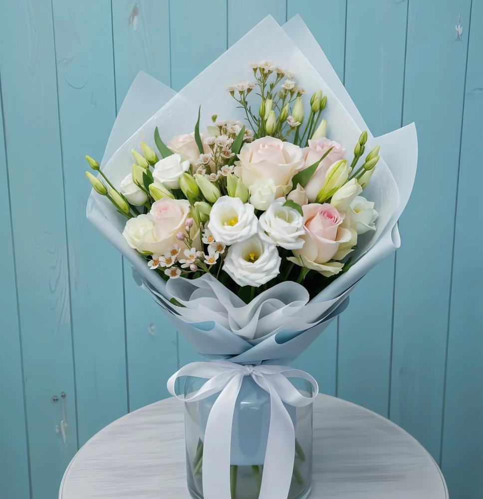 Букет цветов из: Розы и Лизиантусы в Вознесенском