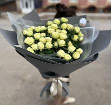 Букет Белые кустовые розы Солинеро в Вознесенском