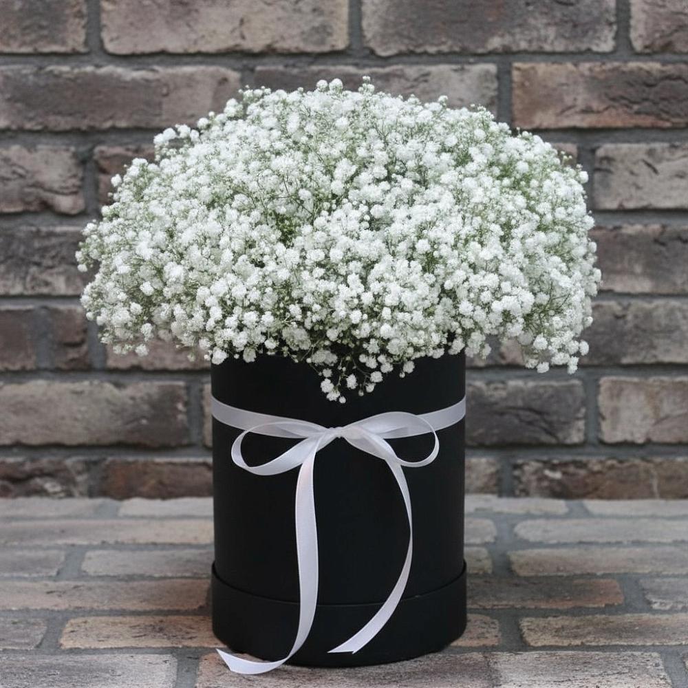 Цветочная композиция из Гипсофила в шляпной коробке в Вознесенском