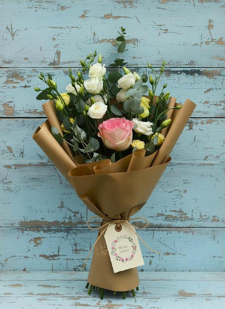 Букет цветов из: Розы и Лизиантусы в Вознесенском