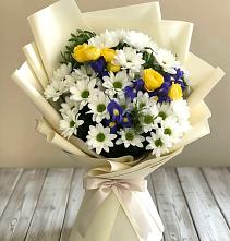 Букет цветов из:  Ирисы, Хризантемы и Розы #REPLACE_PRED# Вознесенском