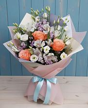 Букет цветов из:  Лизиантусы, Розы, Альстромерии и Гипсофила в Вознесенском