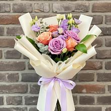 Букет цветов из:  Лизиантусы и Розы в Вознесенском