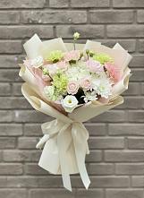 Букет цветов из:  Гвоздики, Розы, Лизиантусы и Хризантемы #REPLACE_PRED# Вознесенском