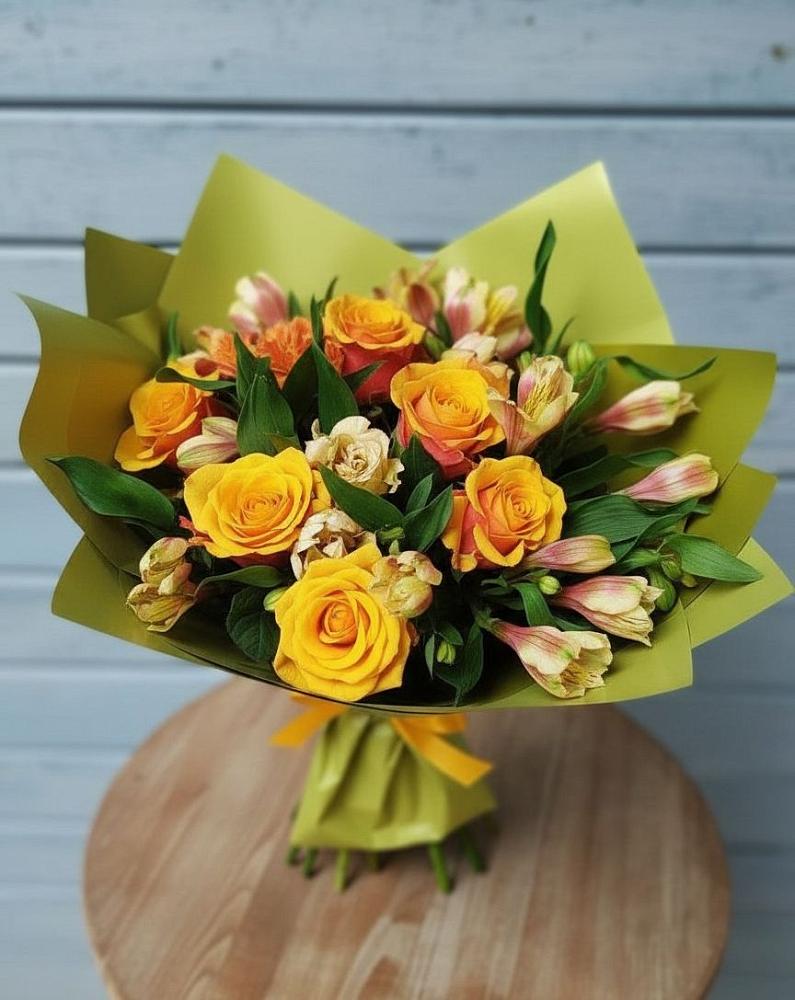 Букет цветов из: Альстромерии и Розы в Вознесенском