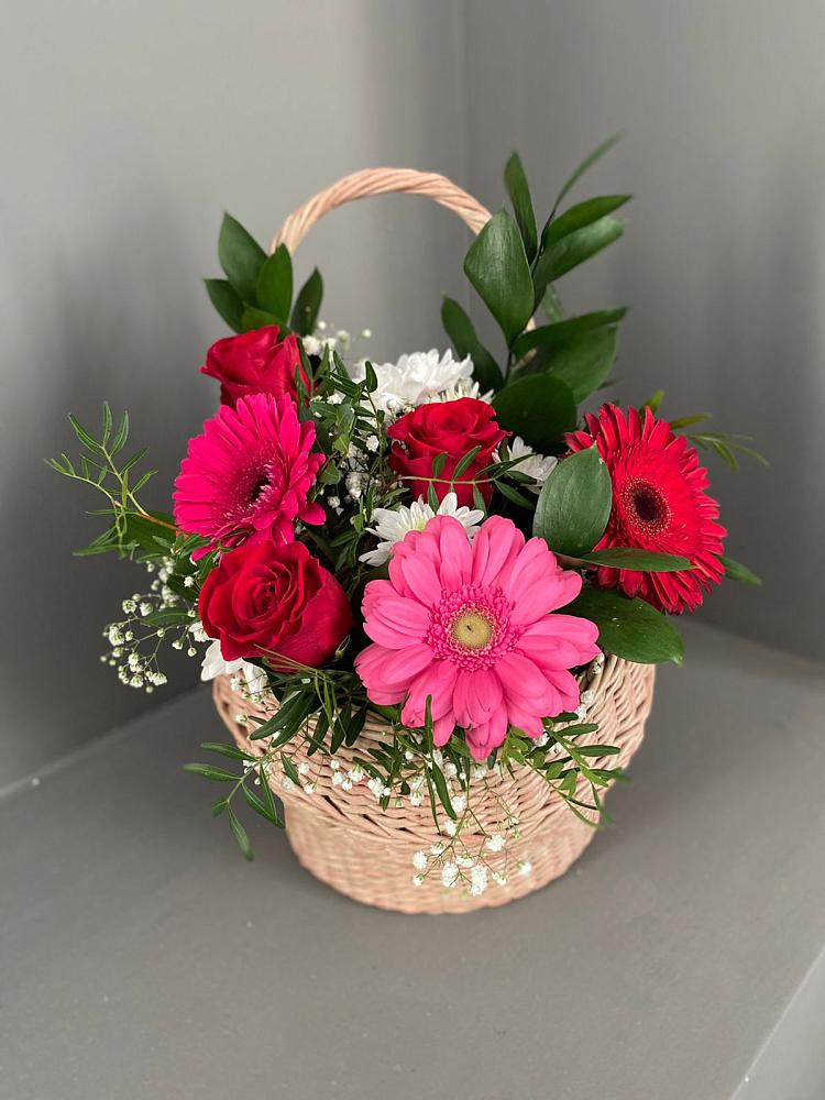 Цветочная композиция из Розы, Хризантемы и Герберы в корзине в Вознесенском